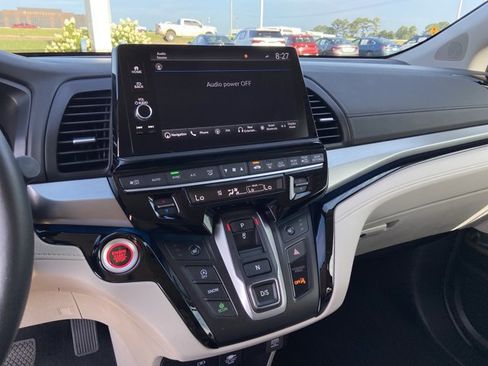 Used 2025 Honda Odyssey Touring image 23