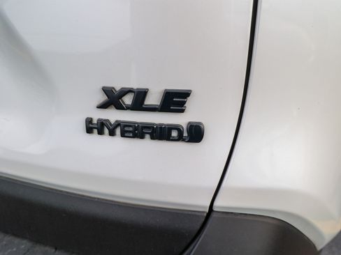 Certified 2024 Toyota RAV4 XLE Premium AWD/4WD image 11
