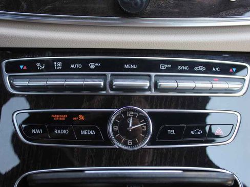 Used 2019 Mercedes-Benz E 300 image 22