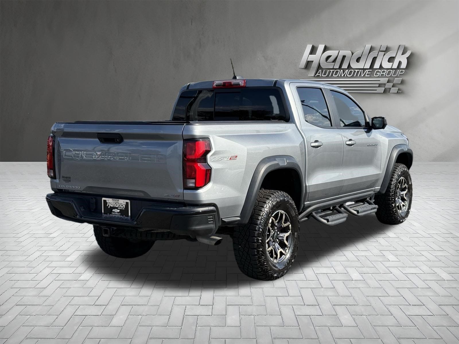 Used 2025 Chevrolet Colorado ZR2 w/ Technology Package AWD/4WD image 10