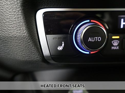 Used 2020 Audi Q3 2.0T Premium Plus w/ Premium Plus Package image 8