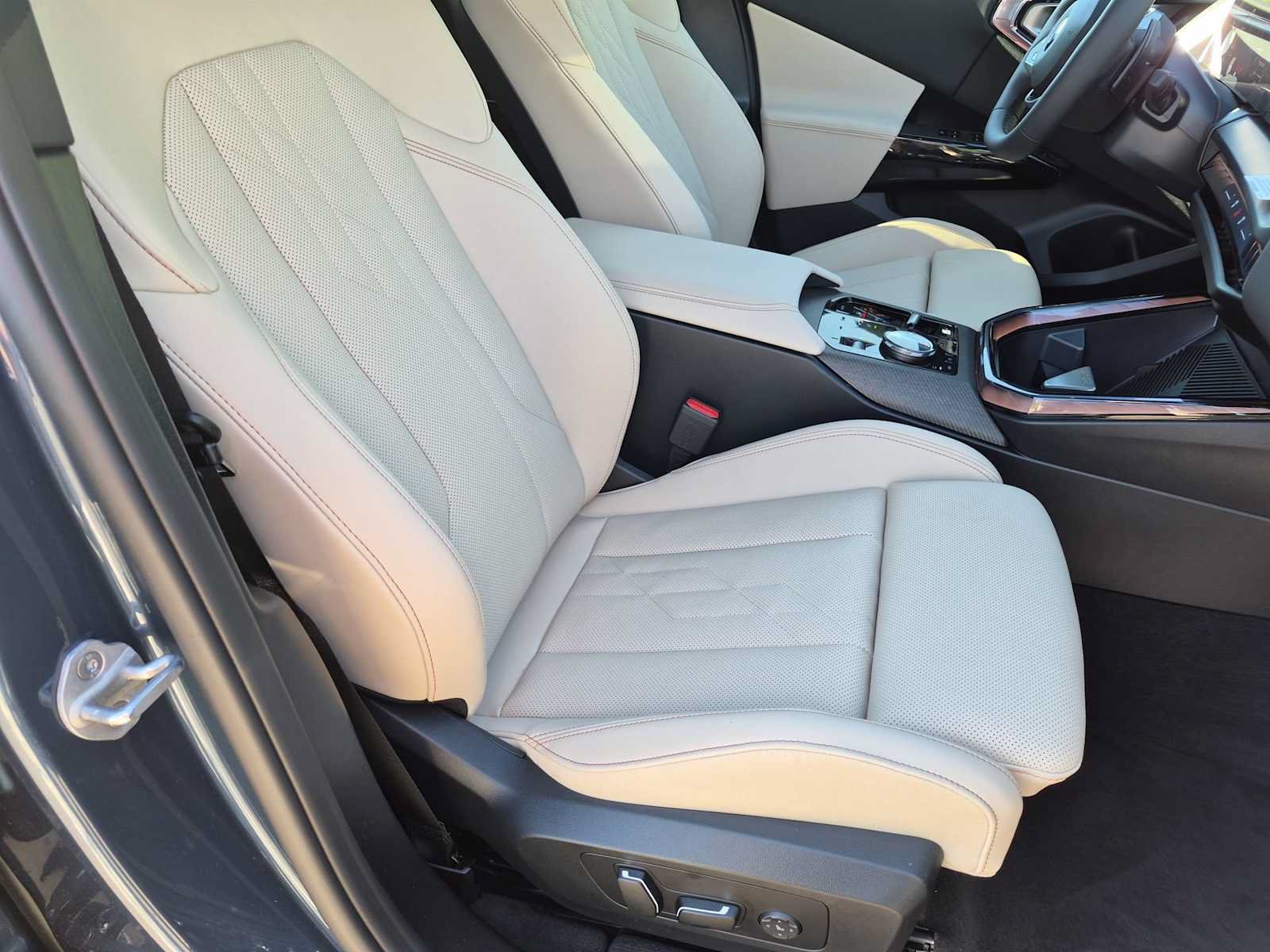 Used 2026 BMW X3 xDrive30i w/ Premium Package AWD/4WD image 23
