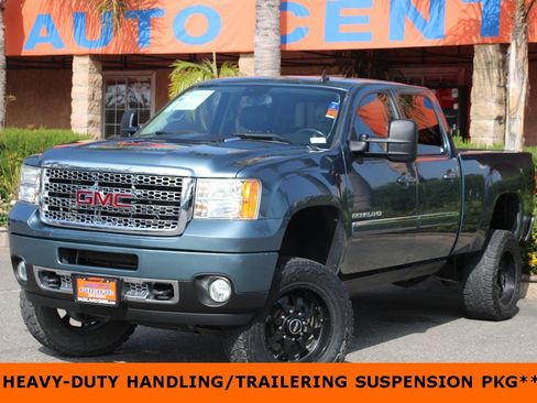 Used 2011 GMC Sierra 2500 Denali image 4