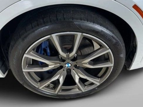Used 2020 BMW X7 M50i w/ Dynamic Handling Package image 22