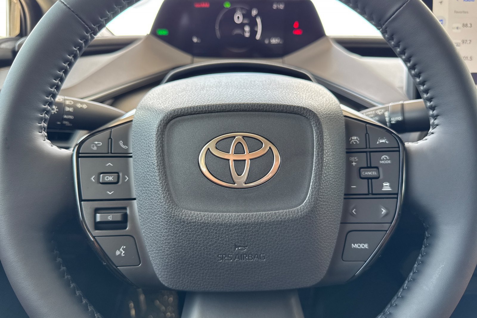 New 2027 Toyota Prius FWD image 25