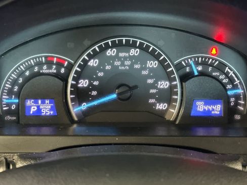 Used 2014 Toyota Camry LE FWD image 28