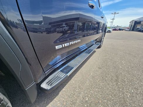Used 2023 GMC Sierra 1500 SLT AWD/4WD image 19