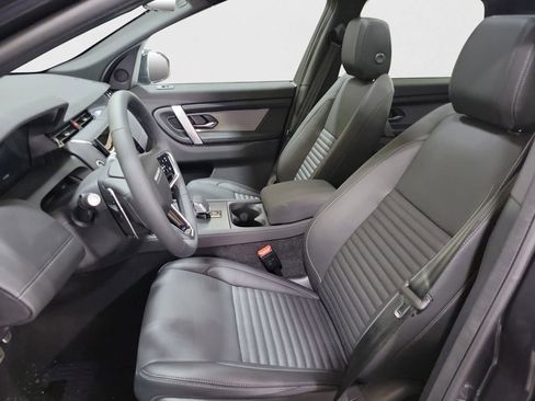 Used 2024 Land Rover Discovery Sport Dynamic SE image 13