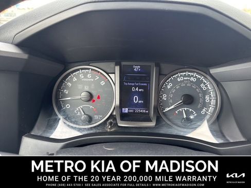 Used 2016 Toyota Tacoma TRD Off-Road w/ Premium & Technology Package image 18