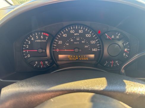 Used 2007 Nissan Titan SE w/ Chrome Pkg W/Pwr Bench image 18