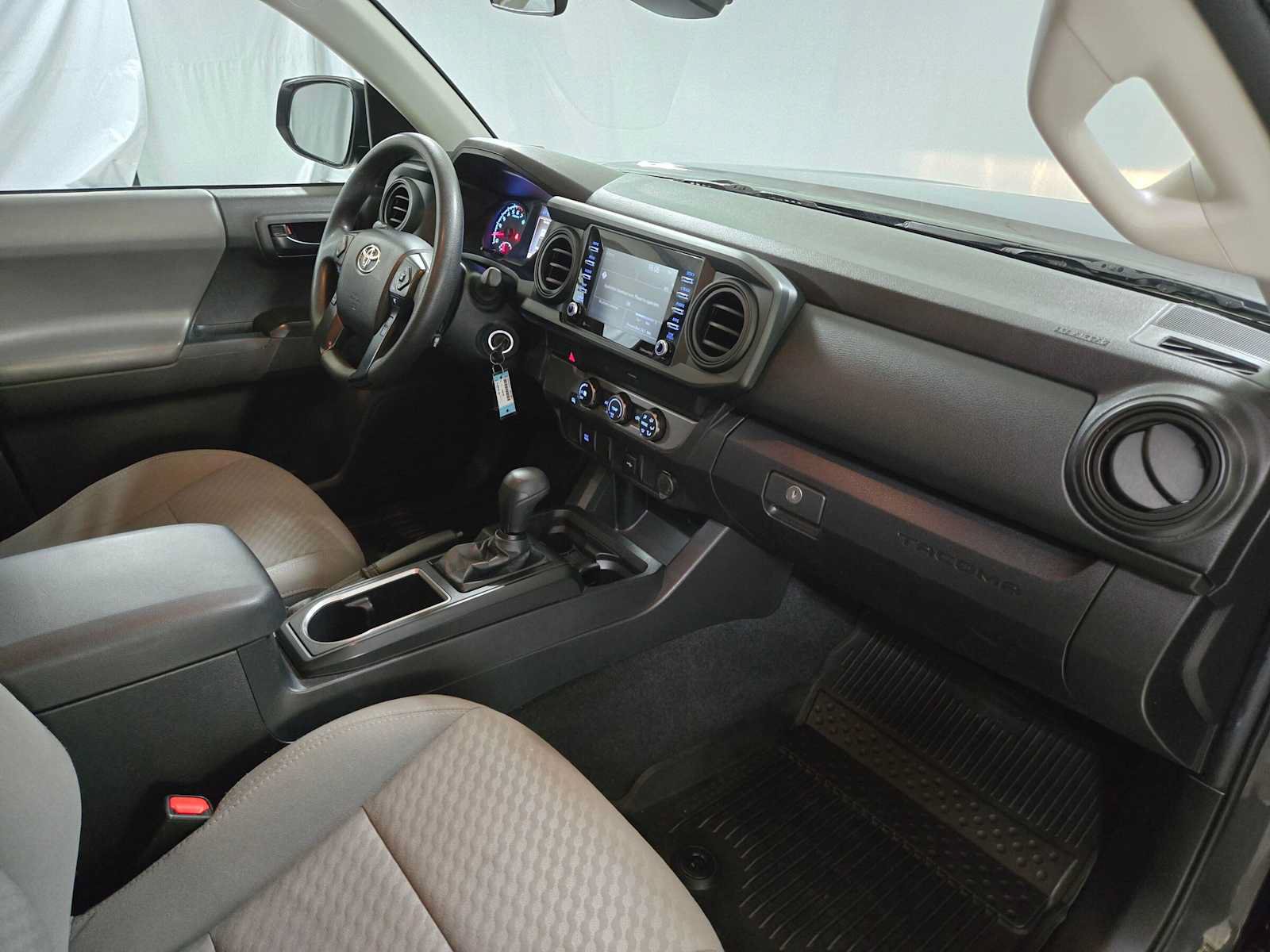 Used 2022 Toyota Tacoma SR RWD image 11