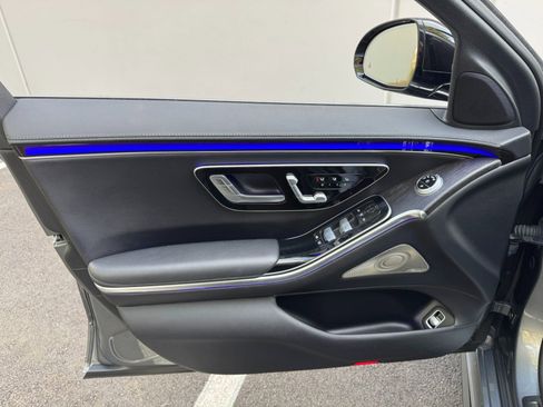 Used 2022 Mercedes-Benz S 500 4MATIC w/ AMG Line Package image 49