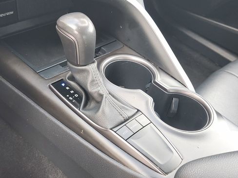 Used 2023 Toyota Camry SE image 19