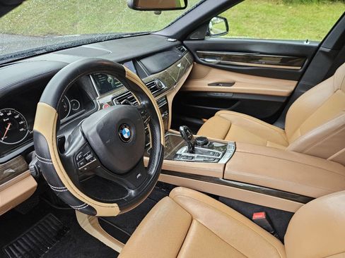 Used 2014 BMW 750Li RWD image 9