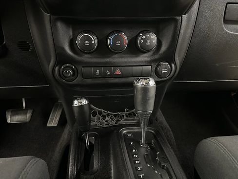 Used 2011 Jeep Wrangler Sport AWD/4WD image 29