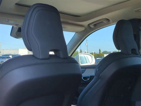 New 2025 Volvo XC90 B5 Plus w/ Protection Package Premier image 16