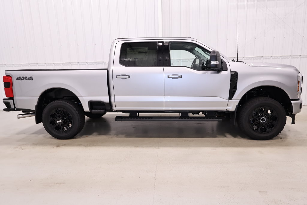 New 2027 Ford F250 XLT w/ XLT Premium Package AWD/4WD image 2