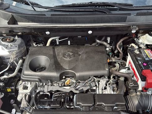 Used 2021 Toyota RAV4 XLE w/ Carpet Mat Package (TMS) image 34