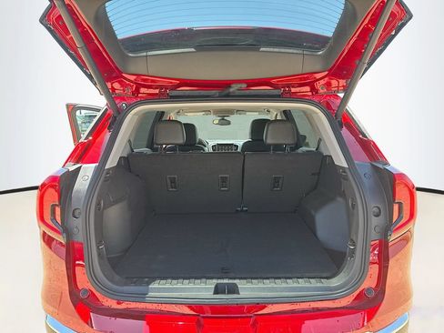 Used 2023 GMC Terrain SLT FWD image 21