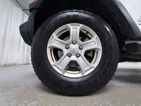 Used 2018 Jeep Wrangler Unlimited Sport S AWD/4WD image 11