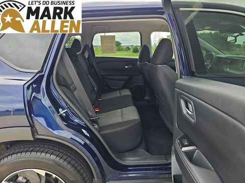 Used 2025 Nissan Rogue SV FWD image 26