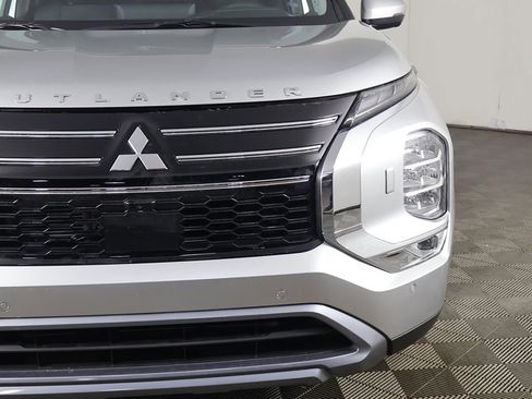 New 2026 Mitsubishi Outlander SE image 15