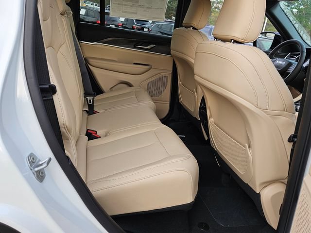 New 2025 Jeep Grand Cherokee Limited w/ Luxury Tech Group II RWD image 14