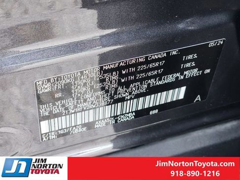 Used 2024 Toyota RAV4 XLE FWD image 33
