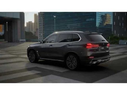 Used 2026 BMW X5 sDrive40i RWD image 2