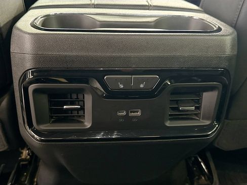 Used 2024 GMC Sierra 2500 AT4 w/ Technology Package AWD/4WD image 26