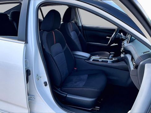 Used 2021 Nissan Sentra SR FWD image 9