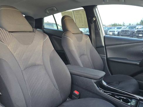 Used 2022 Toyota Prius Prime LE image 13