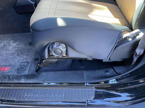 Used 2023 Jeep Wrangler Unlimited Rubicon 4xe w/ Steel Bumper Group image 31