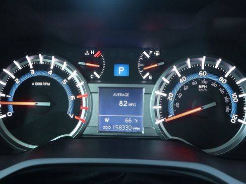 Used 2016 Toyota 4Runner SR5 AWD/4WD image 32