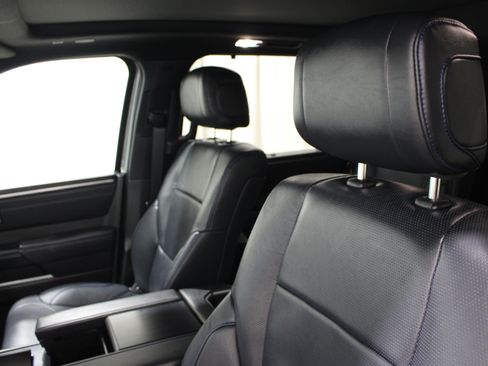 Used 2025 Toyota Sequoia Platinum AWD/4WD image 4
