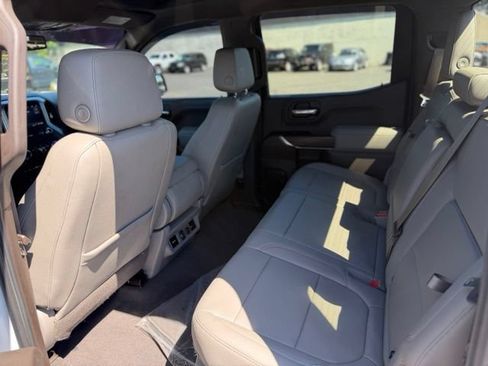 Used 2019 GMC Sierra 1500 SLT w/ X31 Off-Road Package AWD/4WD image 13