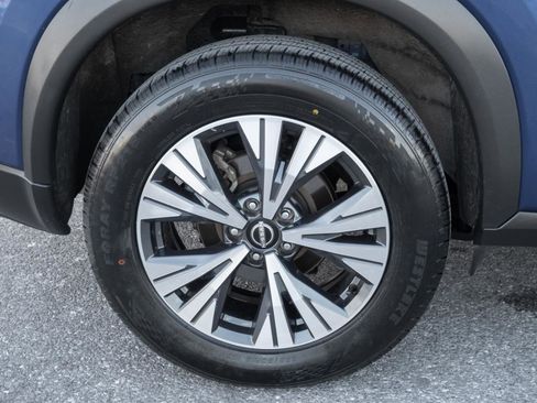 Used 2023 Nissan Rogue SV FWD image 36