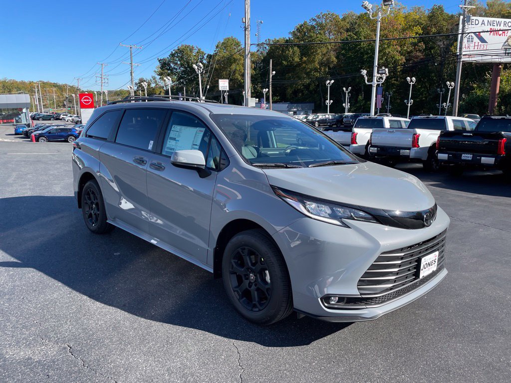 New 2026 Toyota Sienna XLE Woodland Edition AWD/4WD image 2