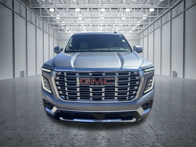 Used 2025 GMC Yukon Denali w/ Sun & Power Step Package AWD/4WD image 8