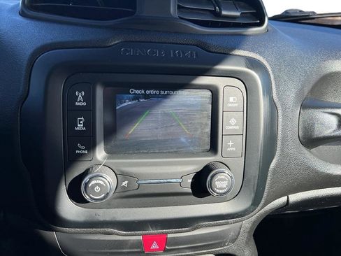 Used 2017 Jeep Renegade Latitude image 14