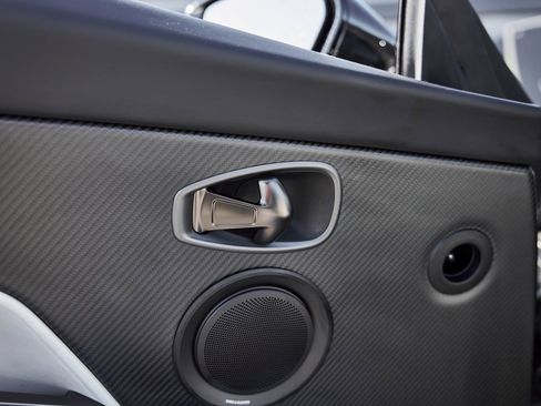 Used 2023 Aston Martin DBS Volante image 40