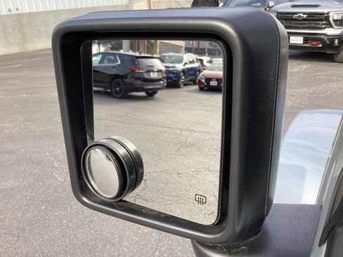 Used 2023 Jeep Gladiator Sport image 31