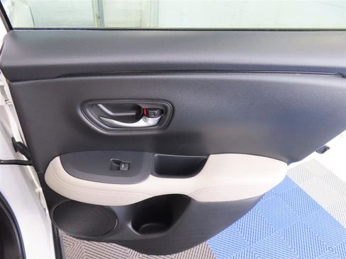 Used 2024 Honda HR-V LX image 30