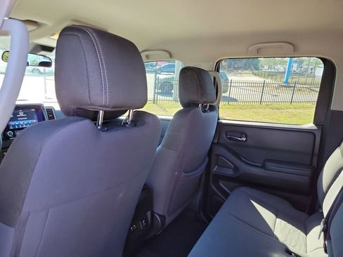 Used 2023 Nissan Frontier SV w/ SV Convenience Package image 25
