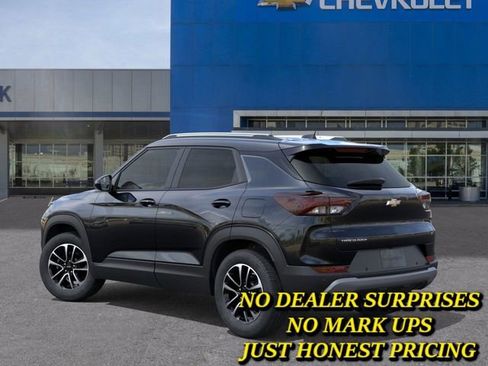 New 2026 Chevrolet TrailBlazer LT w/ Driver Confidence Package FWD image 3