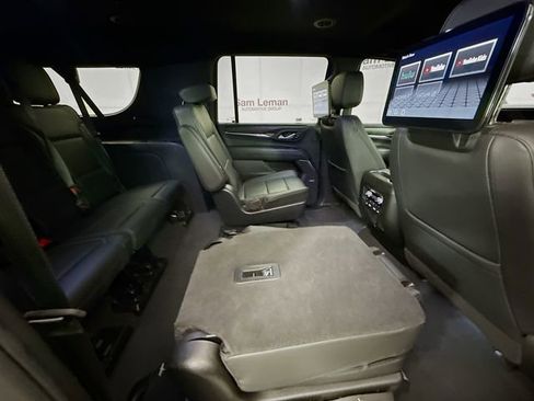 Used 2023 GMC Yukon XL Denali AWD/4WD image 32