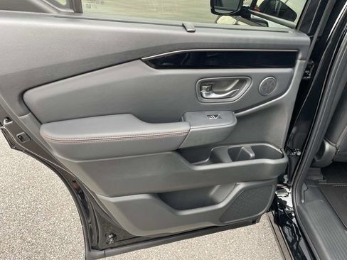 New 2025 Honda Pilot TrailSport image 14