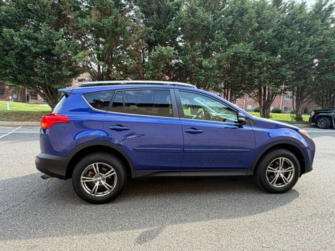 Used 2015 Toyota RAV4 XLE AWD/4WD image 8