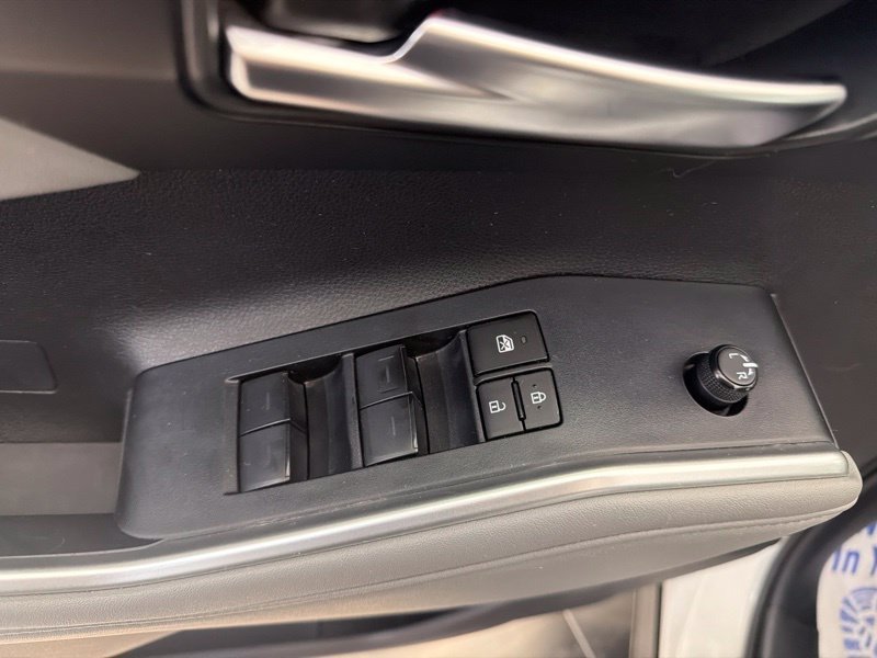 Used 2024 Toyota Highlander XLE AWD/4WD image 24