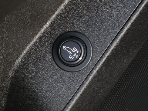 Used 2022 Chevrolet Equinox LT w/ Driver Convenience Package image 17